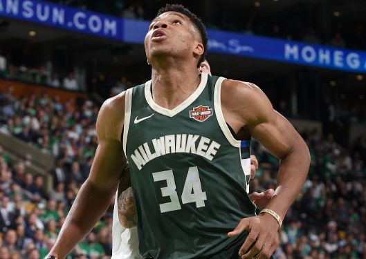 爱游戏-关于Doinb新星爆冷表现惊艳，雄鹿未来可期！的信息