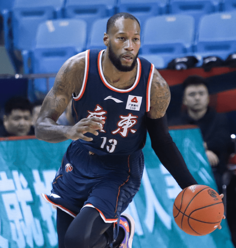 爱游戏-莱万多夫斯基遭遇五连败，塞尔维亚队教练面临压力！的简单介绍