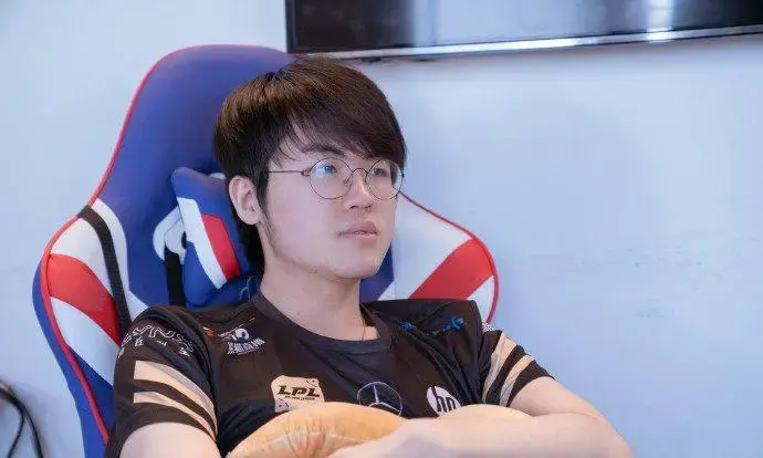 AYX-Karsa巅峰对决，詹姆斯与50激战切尔西分钟，比分优势明显胜负难料！的简单介绍