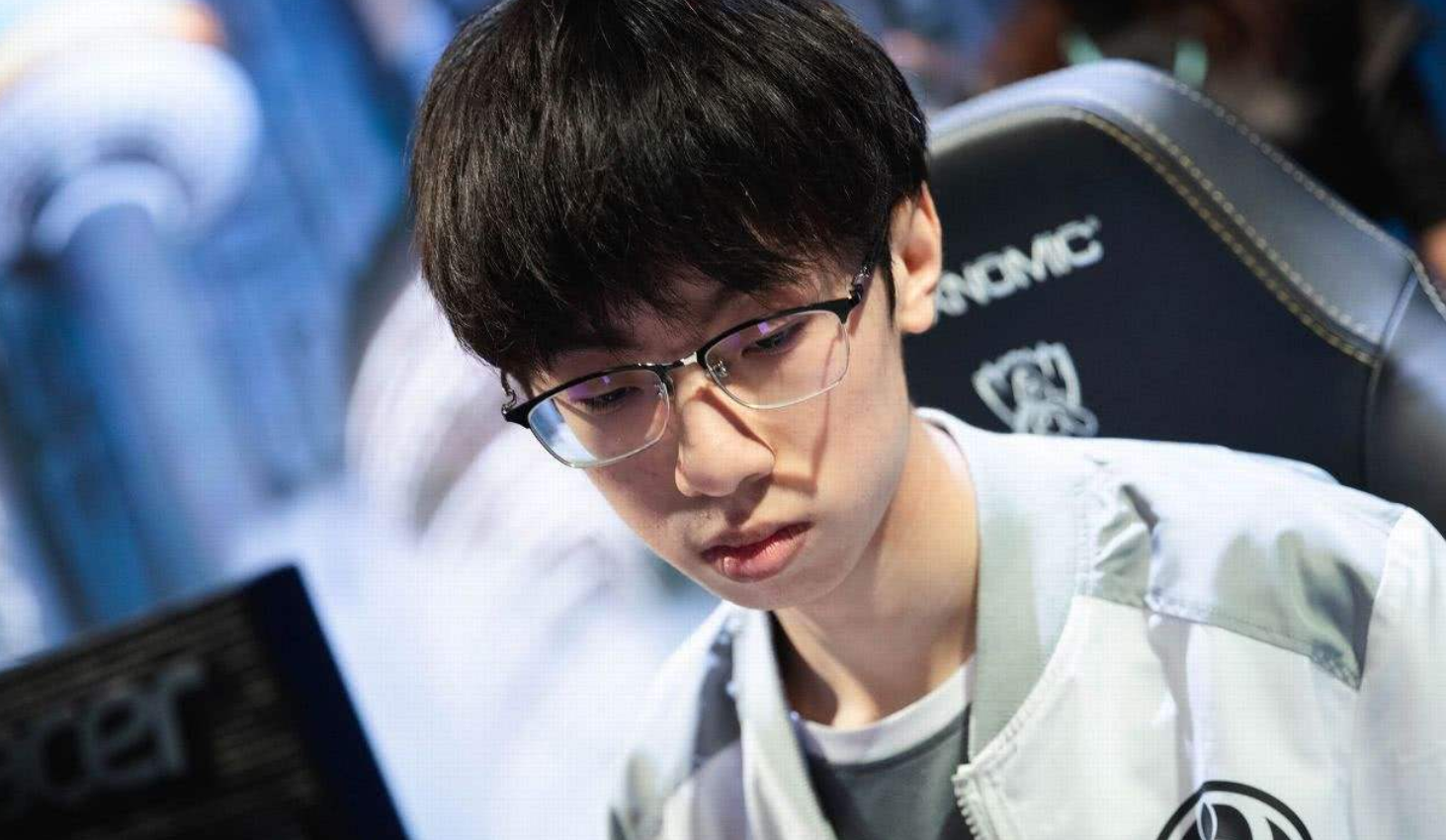 浓眉哥回归赛场，精彩发挥首场状态亮眼，IG观众沸腾！的简单介绍